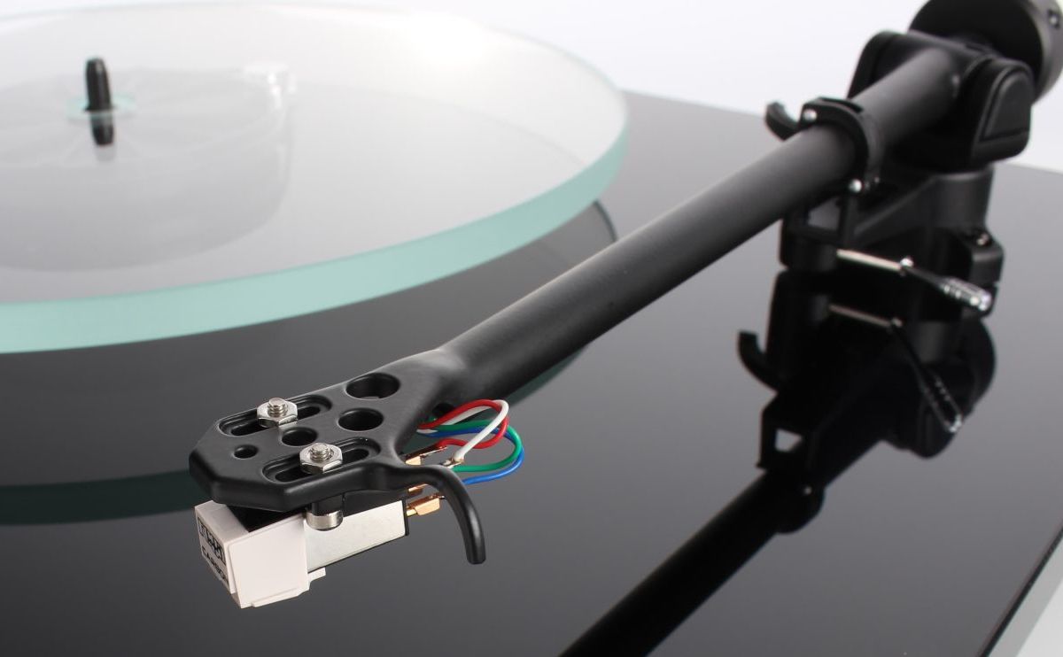 Rega RB220