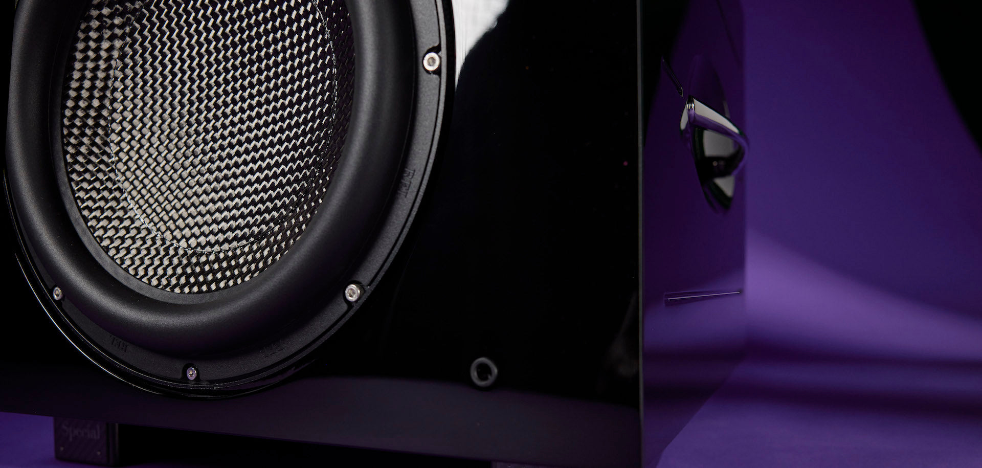 REL Acoustics S/812