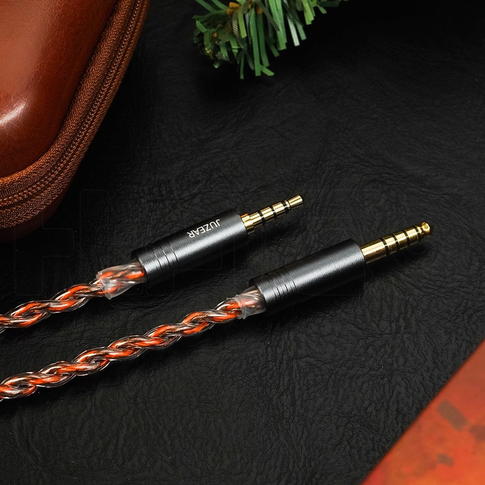Both stock cables — 3.5mm with mic and 4.4mm balanced, 1.35m. Photo: Juzear Audio.
