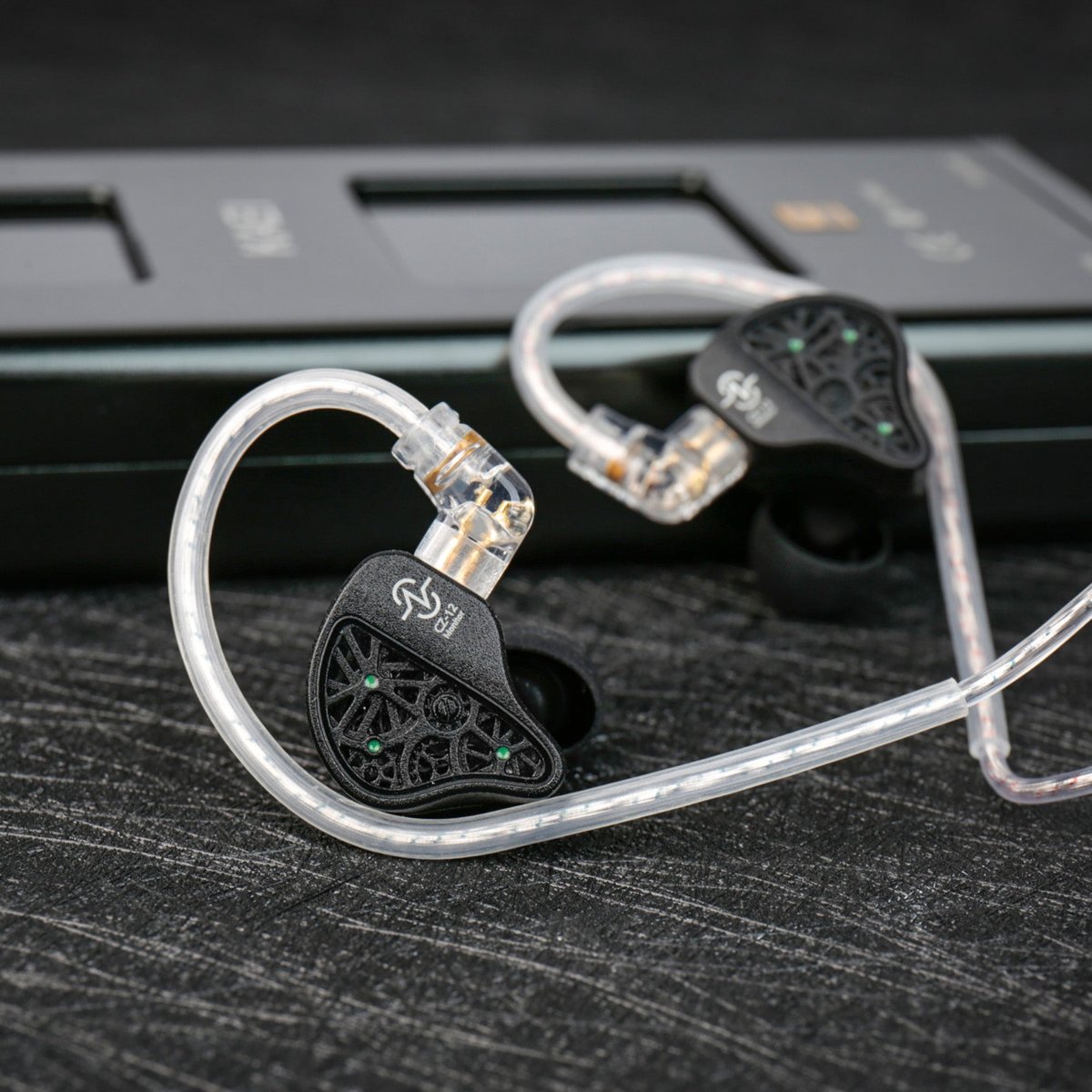 Shell and cable close up. Photo: CCZ / KeepHiFi.