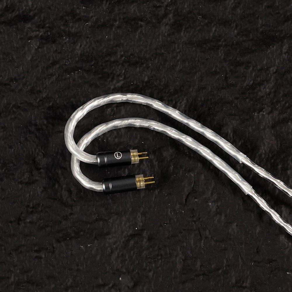 The 6N OCC silver-plated cable with 2-pin connectors. Photo: Juzear Audio.