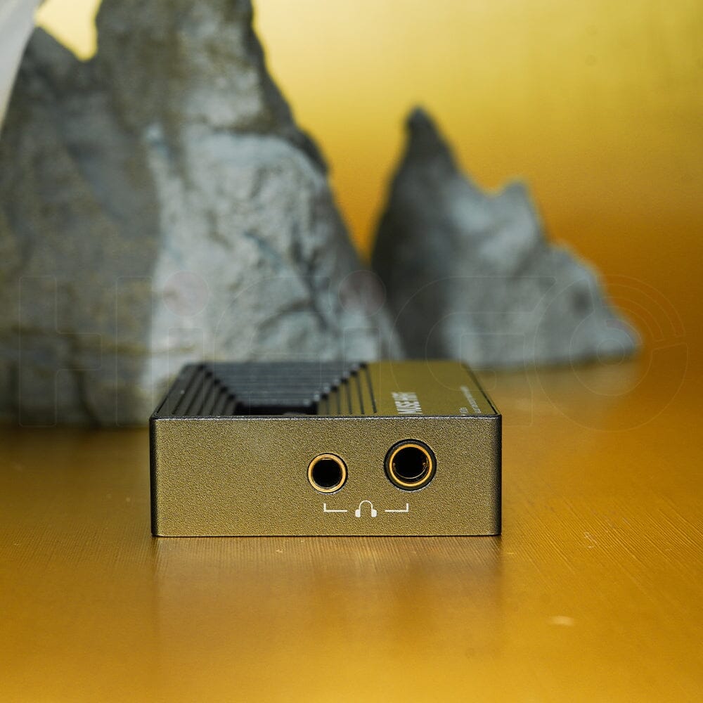 3.5mm and 4.4mm balanced outputs. Photo: Muse HiFi / HiFiGo.