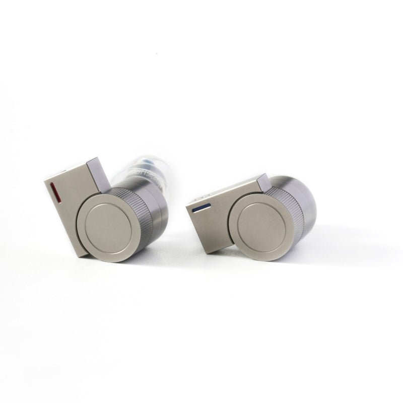 The brushed titanium shells. Photo: Softears.