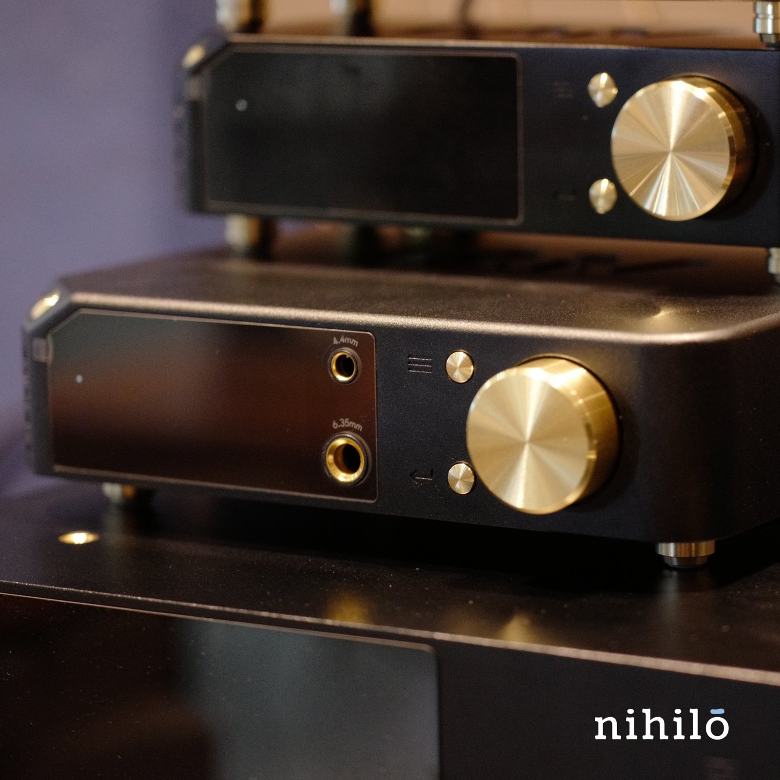 Front panel: 4.4mm and 6.35mm outputs and the volume knob. Photo: LAiV, via Nihilo Audio.